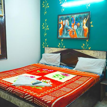 Hotel Bliss Bourn - Lajpat Nagar Нью-Дели Экстерьер фото