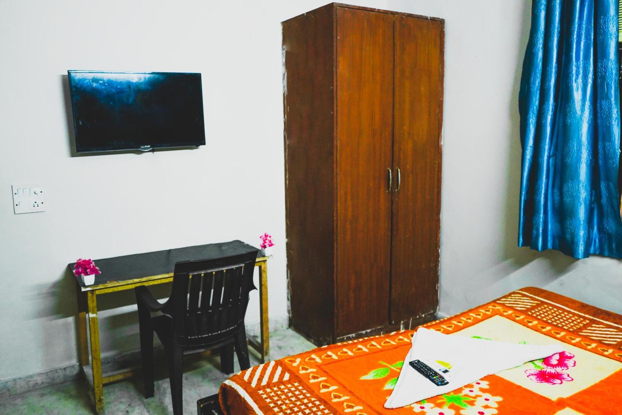 Hotel Bliss Bourn - Lajpat Nagar Нью-Дели Экстерьер фото
