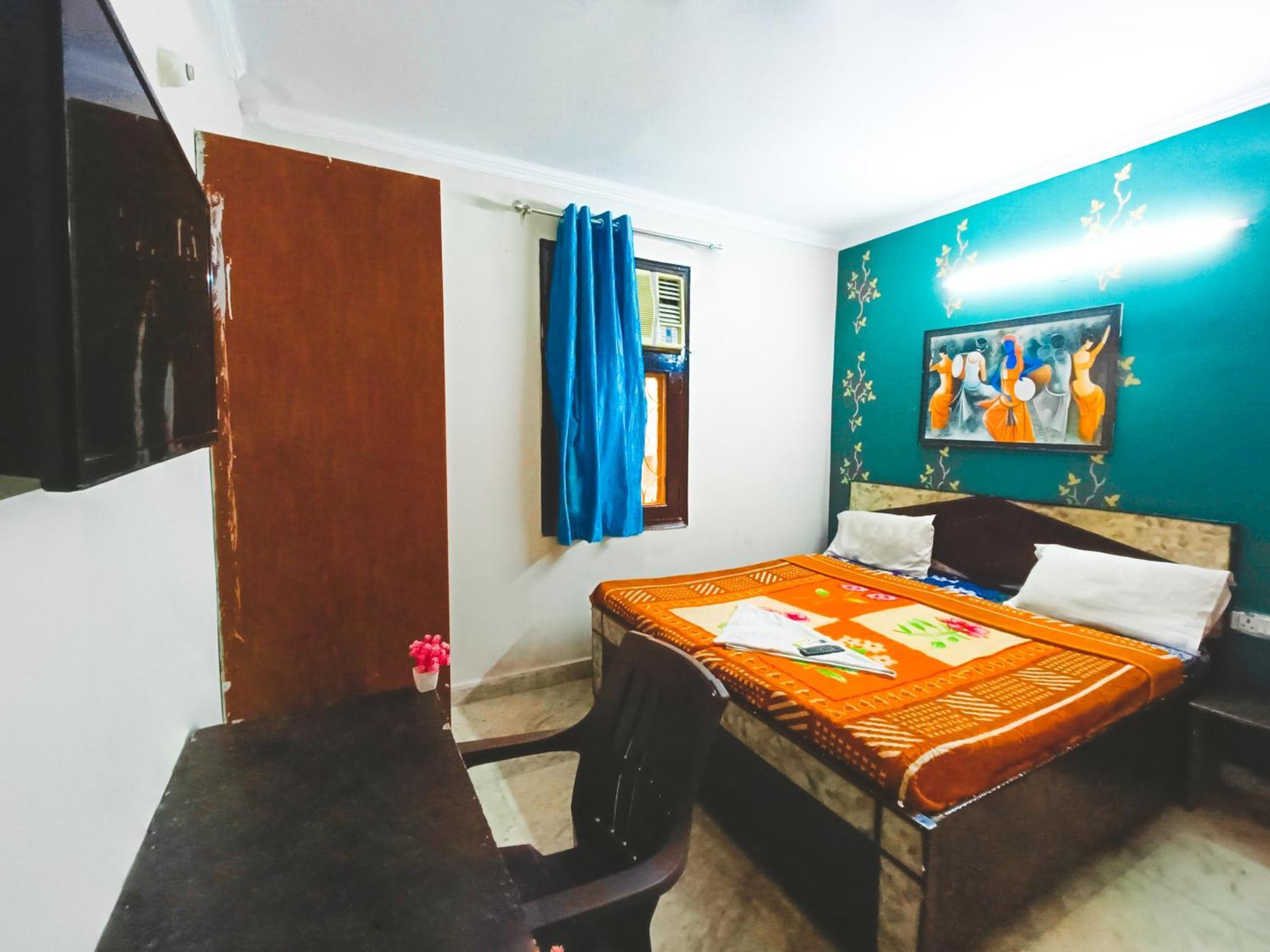 Hotel Bliss Bourn - Lajpat Nagar Нью-Дели Экстерьер фото